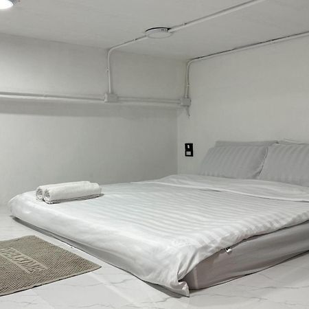 Appartement Megun Capsule 150 Cm à Bangkok Extérieur photo