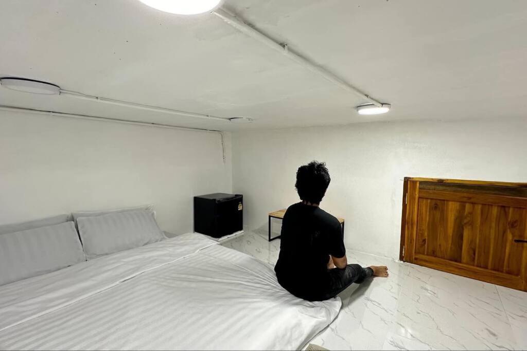 Appartement Megun Capsule 150 Cm à Bangkok Extérieur photo