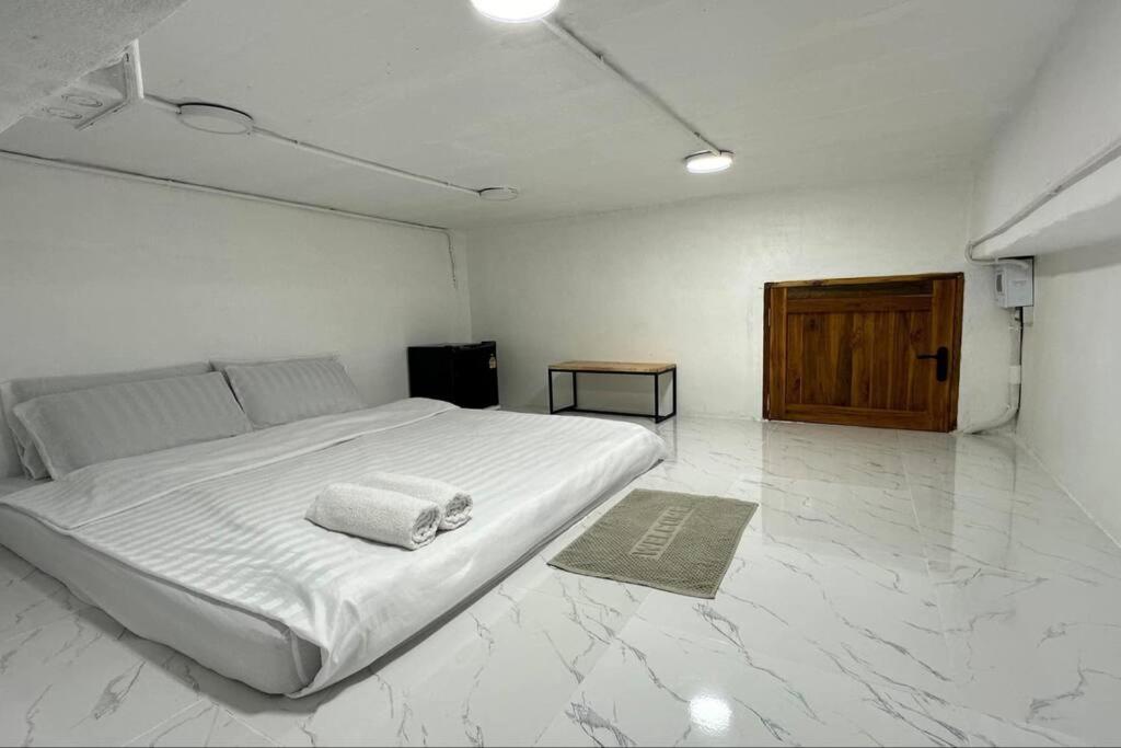 Appartement Megun Capsule 150 Cm à Bangkok Extérieur photo