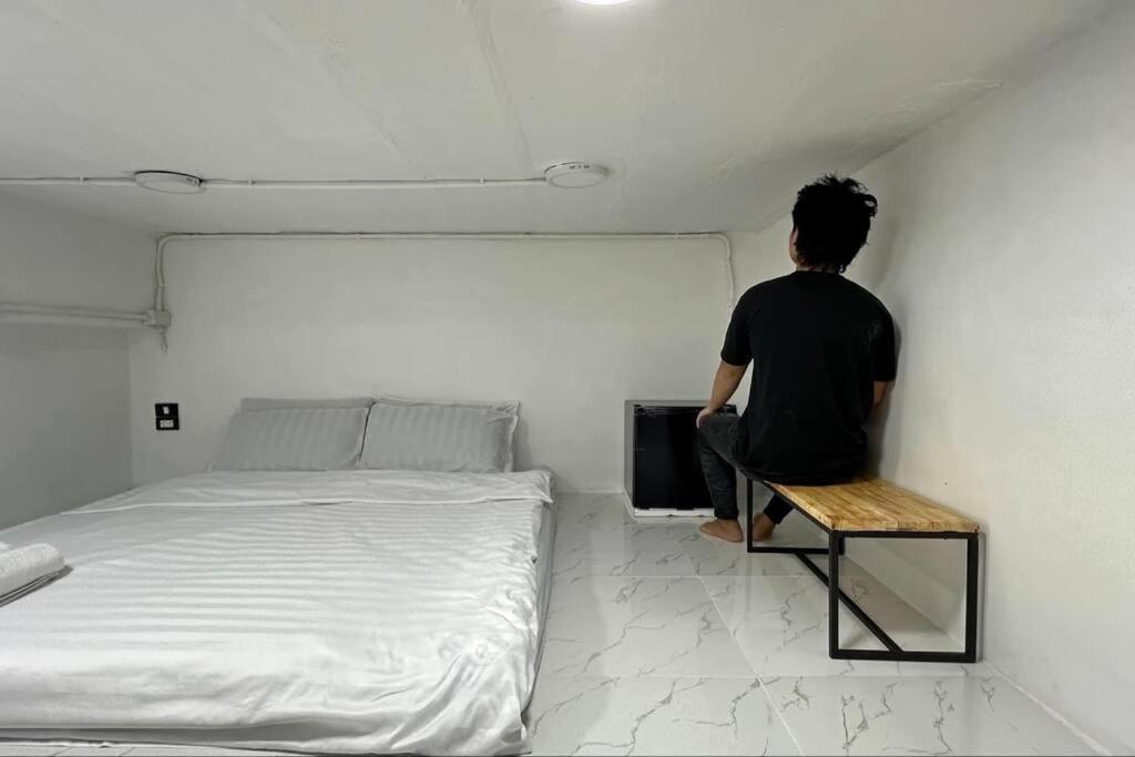 Appartement Megun Capsule 150 Cm à Bangkok Extérieur photo