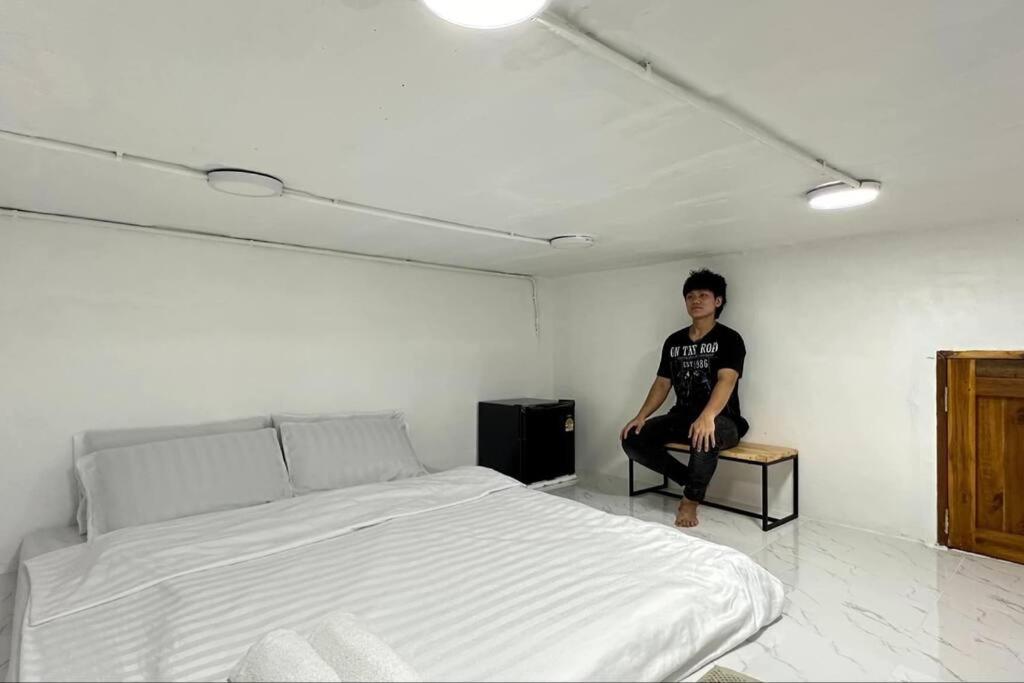 Appartement Megun Capsule 150 Cm à Bangkok Extérieur photo