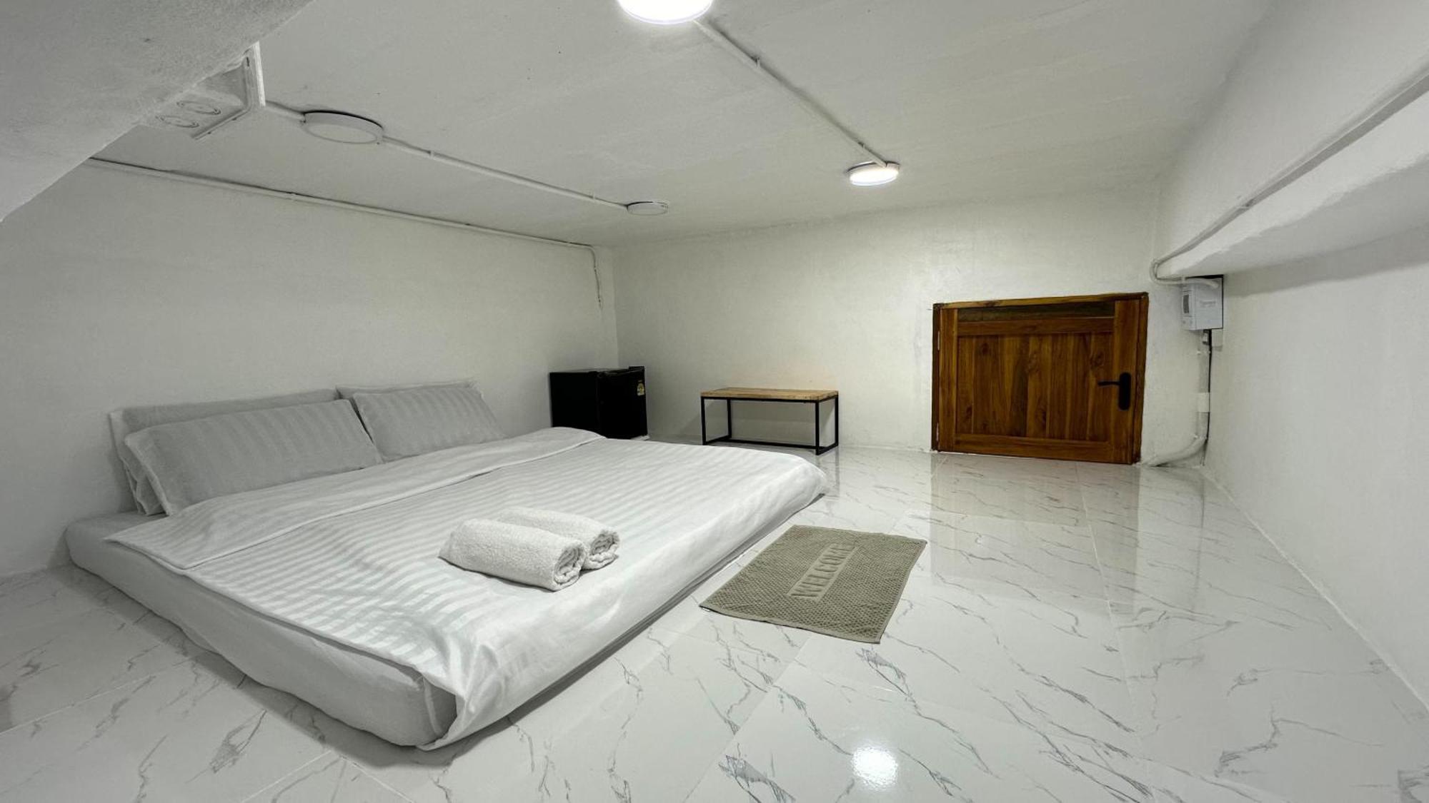 Appartement Megun Capsule 150 Cm à Bangkok Extérieur photo